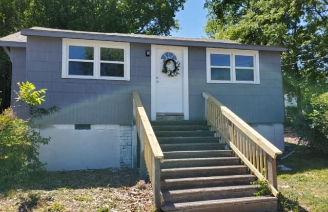 2014 Montgomery St - 2014 Montgomery Street, Newberry, SC 29108