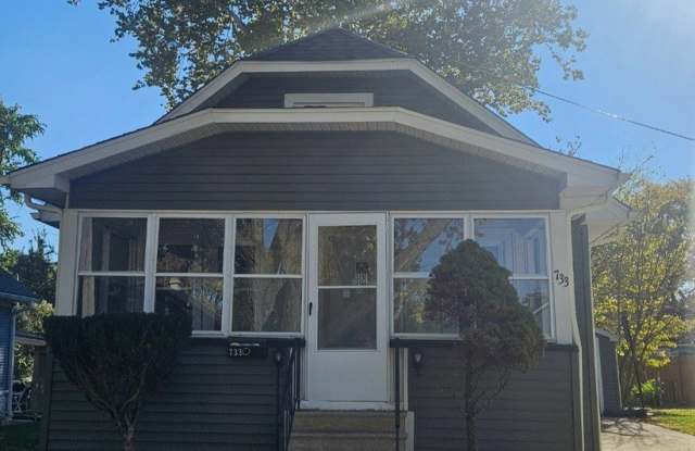 733 Schomer Avenue - 733 Schomer Avenue, Aurora, IL 60505