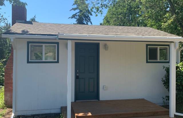 North Gate - Cozy 1 bed/ 1 bath house on quiet street with a huge back yard! photos photos