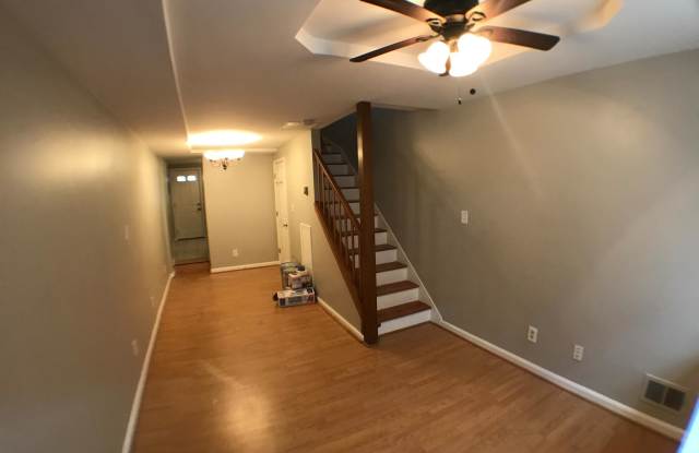 1008 CREEK STREET Gallery 2