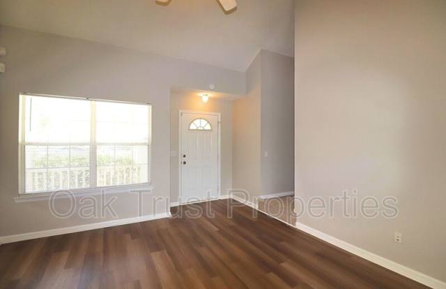 294 Hastings Dr Gallery 2