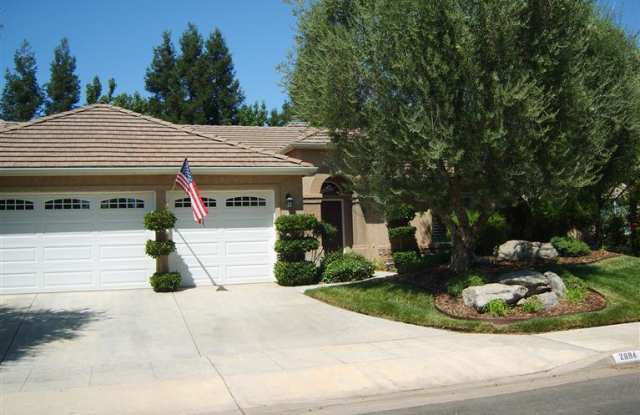 Clovis North 4 Bedroom 2 bath Home - 2694 East Pryor Drive, Fresno, CA 93720