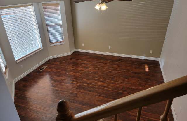 Huge Townhome in coveted East Cottonwood Heights! Gallery 4