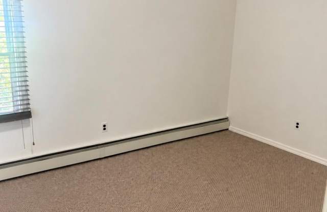 48 Rosemont Avenue Gallery 3