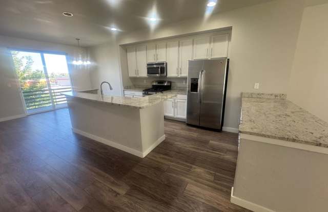 Incredible Herriman Townhome for rent! Gallery 3