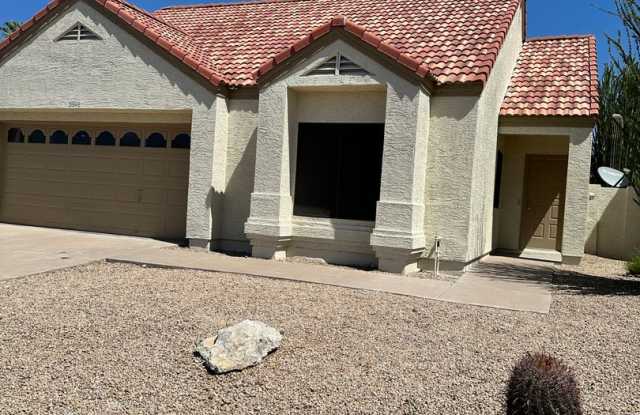 3 bedroom / 2 bath *remodeled single family home* Mountain Park Ranch Gallery 1