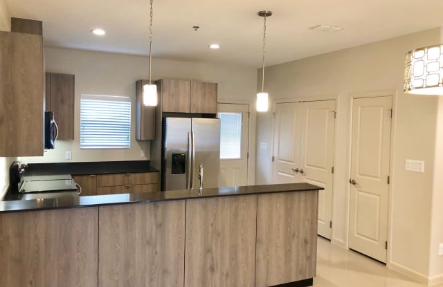 418 Newport Ave - 418 Newport Ave, Edinburg, TX 78541