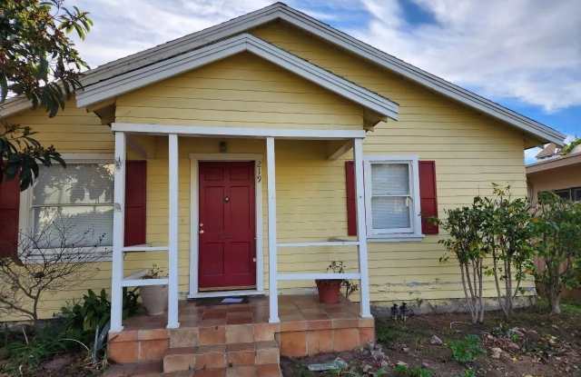 219 S Ditmar photos photos