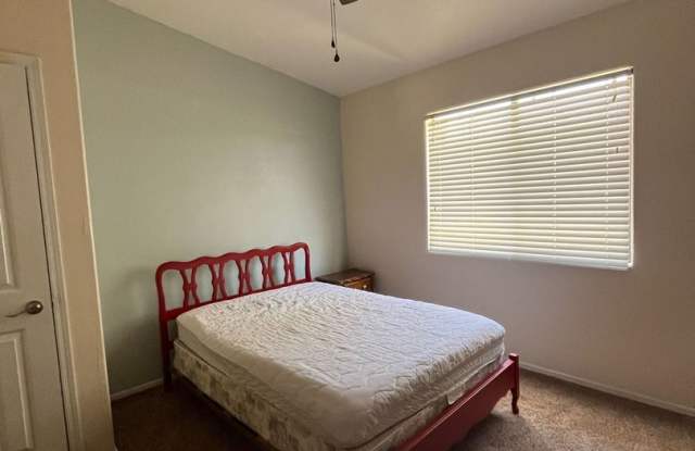 3 bedroom home with solar in highly desirable location Gallery 3