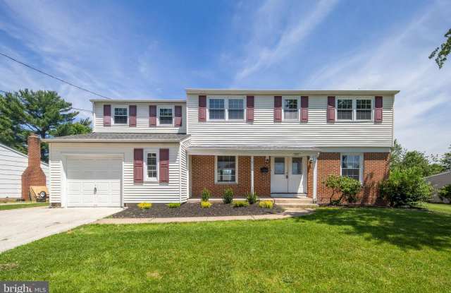 325 MACCLELLAND AVENUE - 325 Macclelland Avenue, Glassboro, NJ 08028