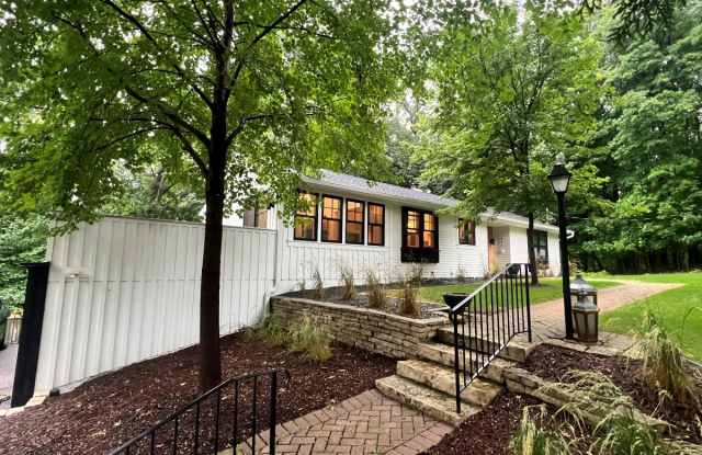 231 Bushaway Rd - 231 Bushaway Road, Wayzata, MN 55391