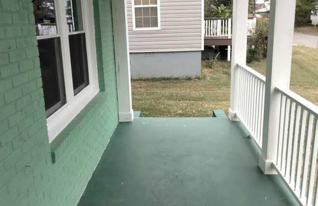 Room in 5 Bedroom Home in Statesville Gallery 4
