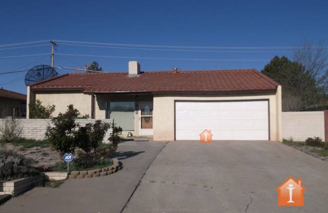 3809 Dustin Ave - 3809 North Dustin Avenue, Farmington, NM 87401