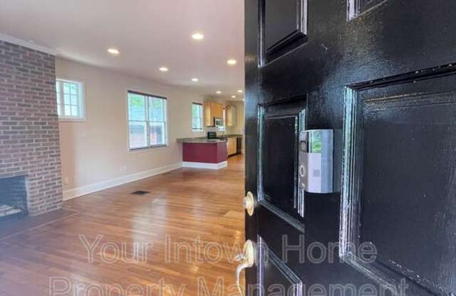 639 Somerset Terrace NE Gallery 4