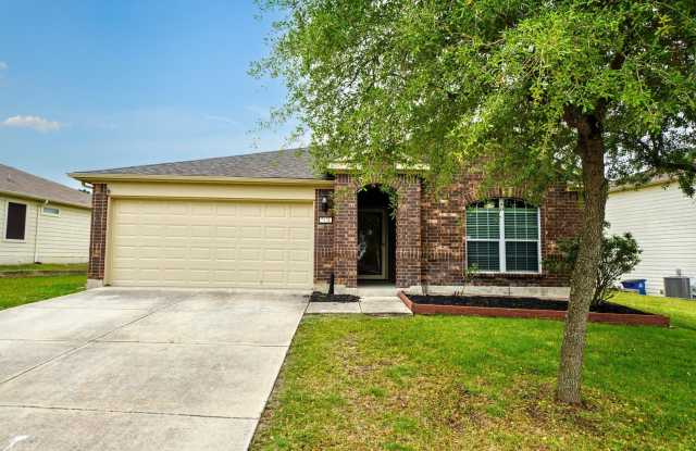 Charming 3-Bedroom Home in Schertz - Great Location  Amenities! - Realtor Commission: $500 - 5431 Storm King, Schertz, TX 78108