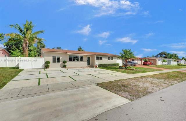 1701 NW 187th St photos photos