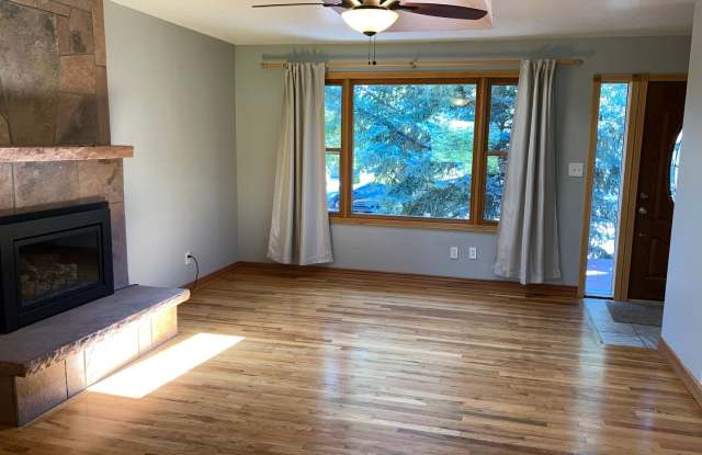 4 BR, 3 FULL BATHS, Great TABLE MESA Neighborhood w/ Schools, Parks, Shopping Nearby!! photos photos