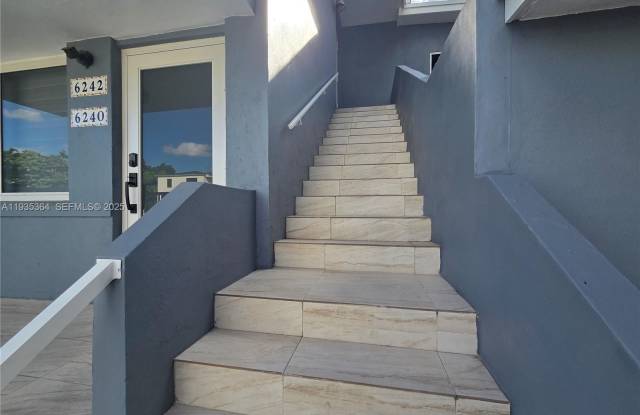 6240 SW 21st St (upstairs) photos photos