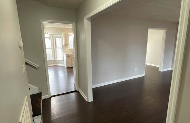 Updated 4 Bedroom / 3 Bathroom with In-Law Suite in Jack Britt School District! Gallery 3