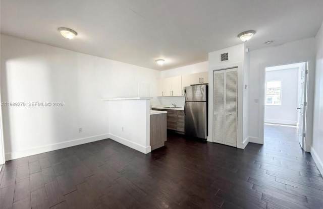 1040 NW 3rd Ave photos photos