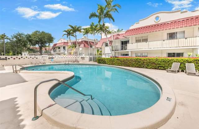 6709 N Kendall Dr - 6709 North Kendall Drive, Pinecrest, FL 33156