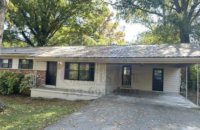 915 Haywood Dr NW Gallery 2