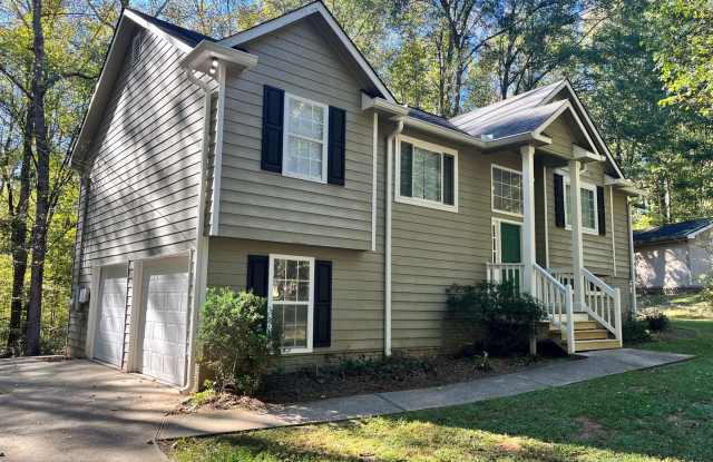 Spacious 4-Bedroom Home with Finished-Use Potential Basement, 2-Car Garage & More! Gallery 1