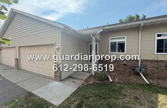 Shakopee Townhouse Available Now, Open Floor Plan, New Appliances, Walkout to Patio Gallery 1