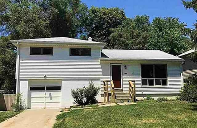 6630 Lafayette Ave - 3 Bed/1 Bath in Bowling Green | Updated Kitchen and Bath, Hardwoods, Attached Garage photos photos