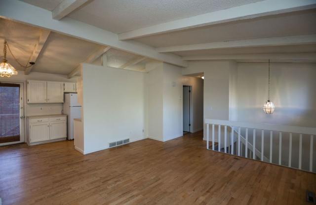 Spacious 4 Bedroom in Mid-Town Fort Collins photos photos