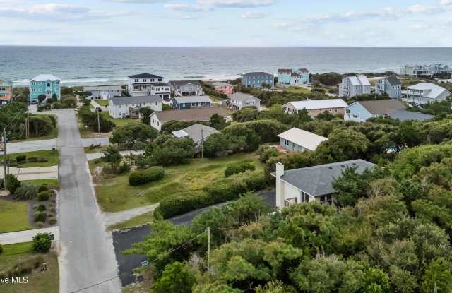 109 Yaupon Drive Gallery 2