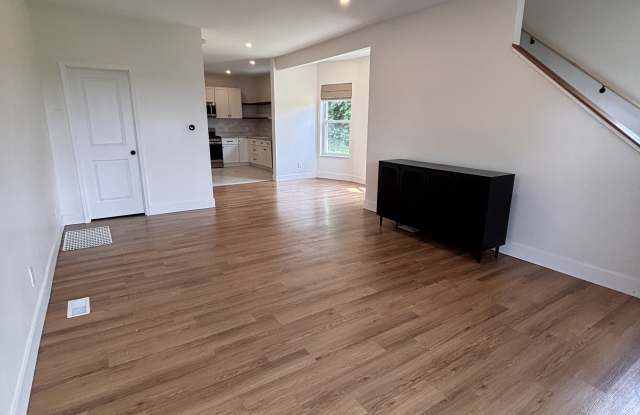3628 Idlewild Avenue Gallery 4