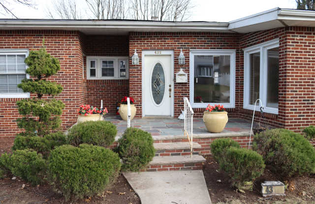 435 East 42nd Street - 435 East 42nd Street, Paterson, NJ 07504
