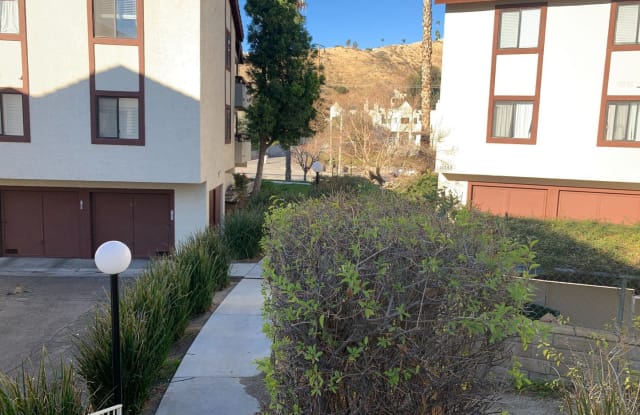 18142 Sundowner Way Unit 162 - 18142 Sundowner Way, Santa Clarita, CA 91387