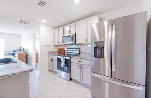 8574 TRIUMPH Circle Gallery 3