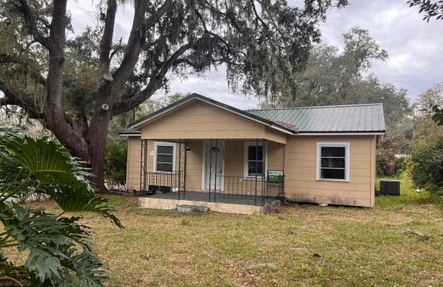 1101 N. Burton Street- 2 Bed, 1 Bath Home for Rent - 1101 North Burton Street, Plant City, FL 33563