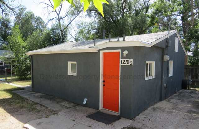 Updated Cottage Centrally Located Near The Olympic Training Center photos photos