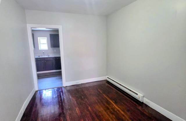 816 Laufer Street photos photos