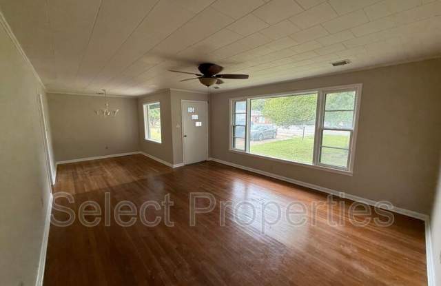 1104 Gee Street Gallery 2