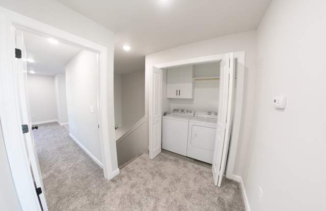 374 Southeast 95th Road - A Gallery 3
