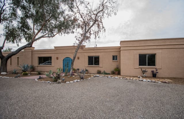 5110 East Cll Dos Cabezas - 5110 East Calle Des Cabezas, Catalina Foothills, AZ 85718