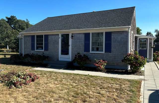 Dennis Port 2 bedroom Ranch Gallery 2