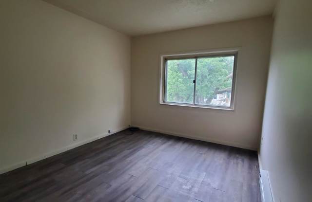 817 South Elm Avenue - 2 Gallery 3