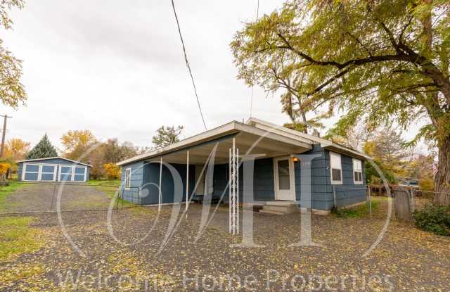 Comfortable 3-Bedroom Home with Fenced Yard and Attached Carport - 1591 Elm Street, West Clarkston-Highland, WA 99403