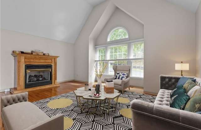 308 Carriage Way Gallery 3