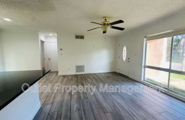 10300 Arbor Ridge Trail Gallery 3