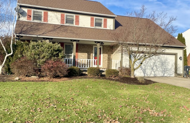 32467 S Roundhead Dr - 32467 South Roundhead Drive, Solon, OH 44139