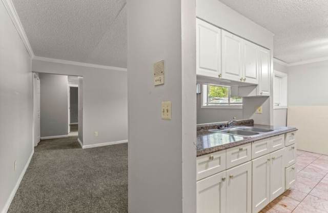 21620 Hillside Drive Gallery 3