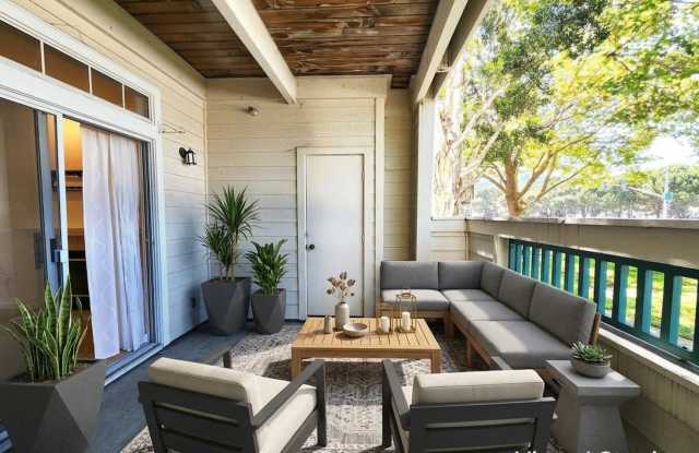 2 bedroom condo in Redwood shores photos photos