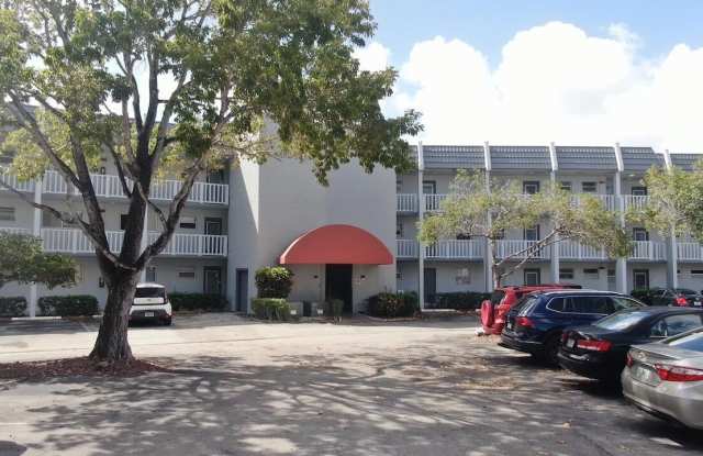 6570 Royal Palm Boulevard Gallery 2